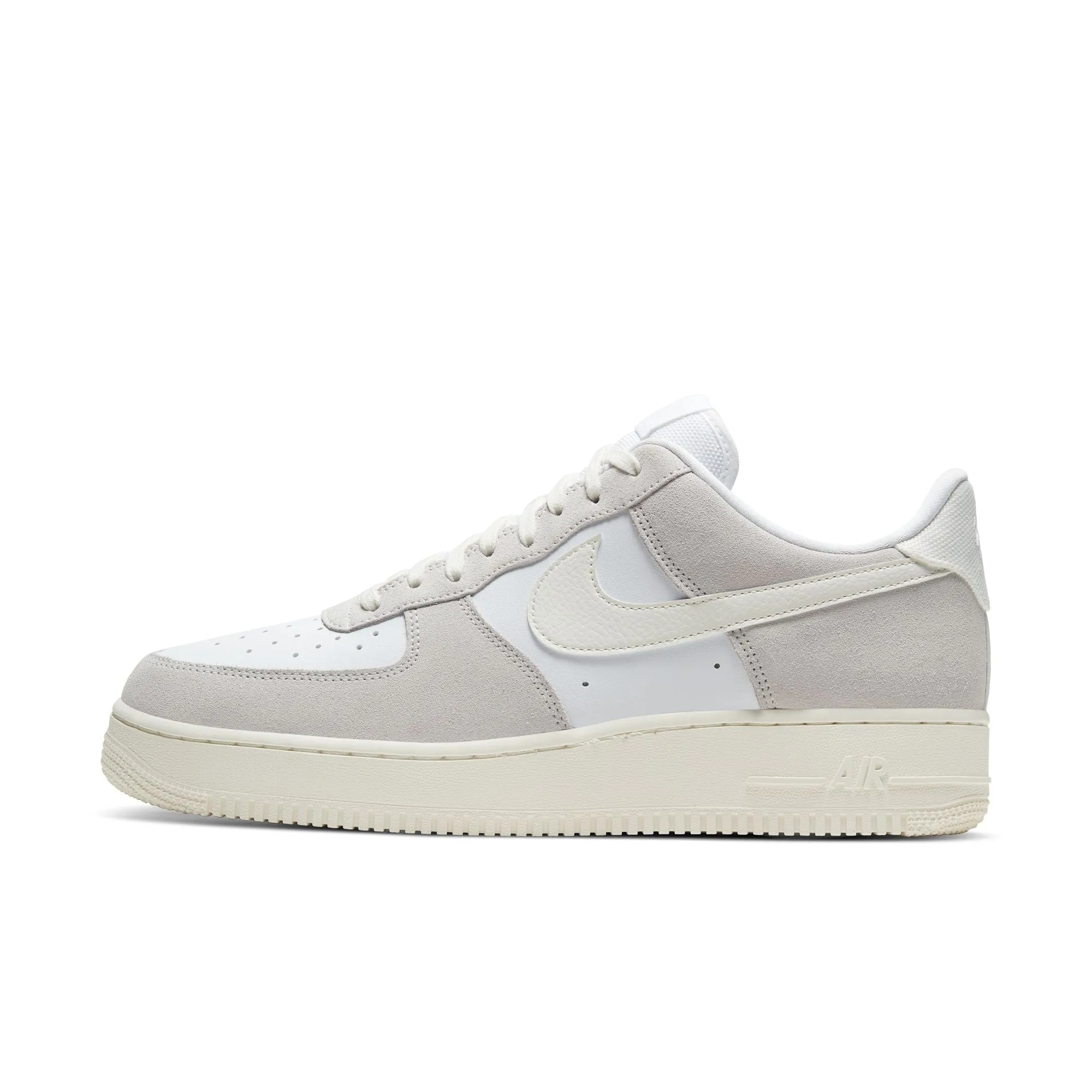 Nike Air Force 1 LV8