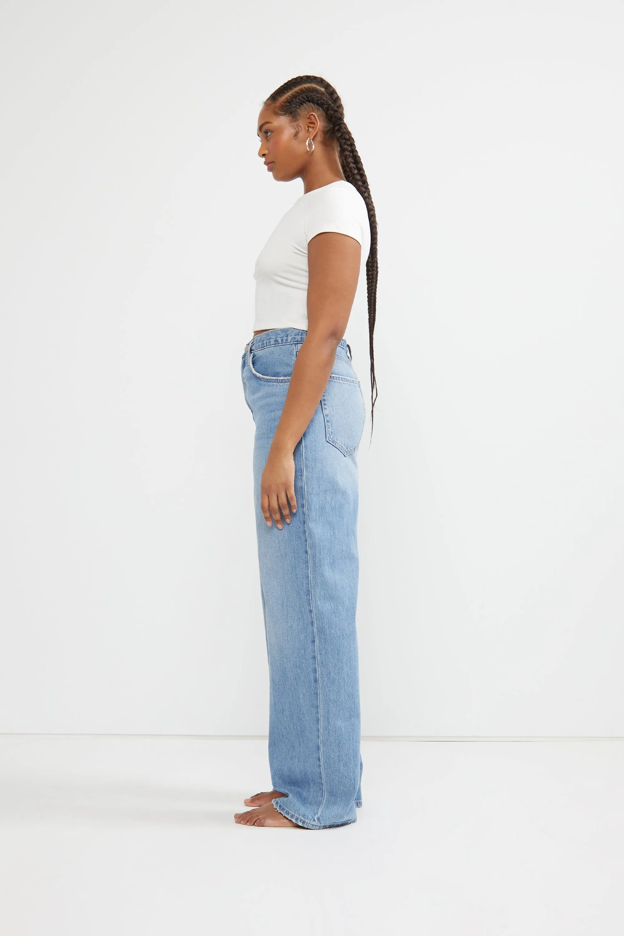 RELAXED STRAIGHT LEG JEAN