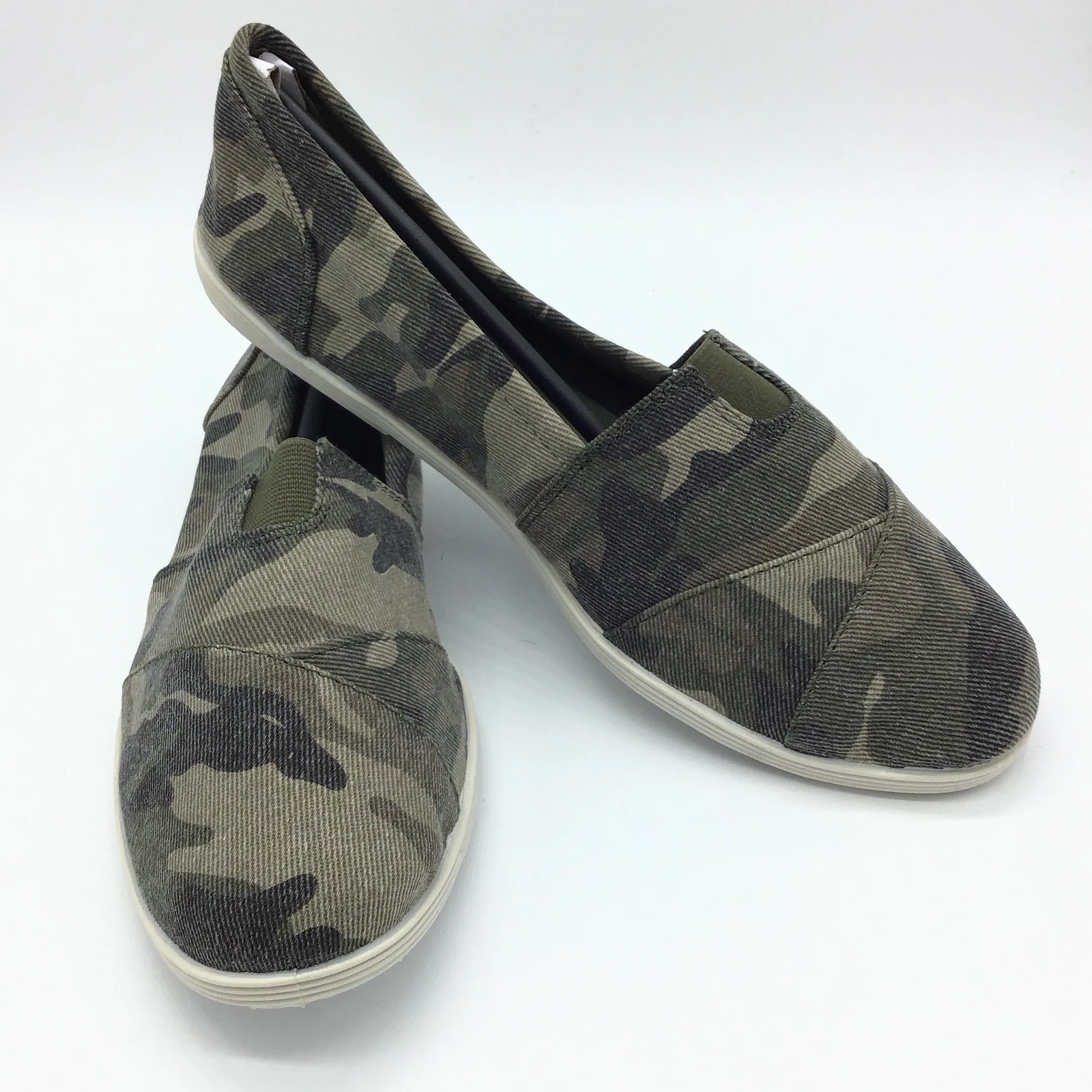 Round Toe Slip On (Camo)